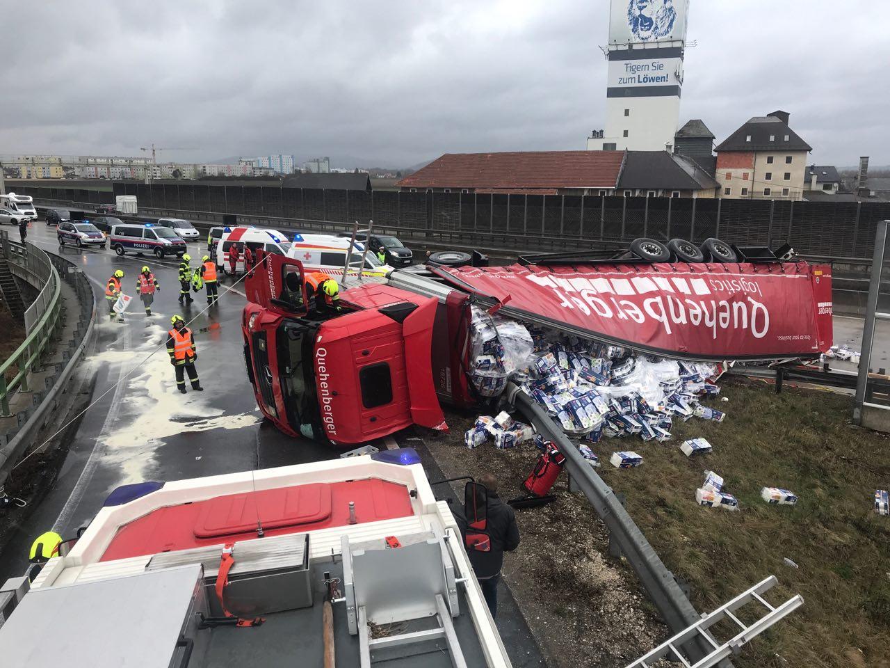 Lkw-Unfall Autobahn nach lkw-unfall stundenlang gesperrt