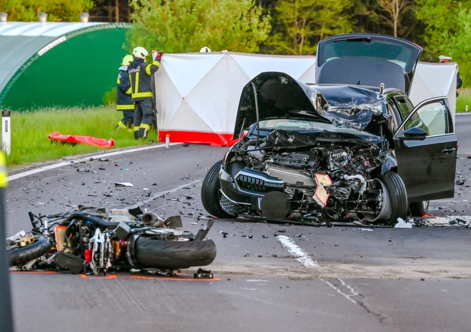 Motorradfahrer auf B126 verunglückt