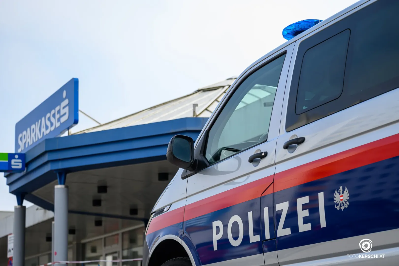 Fahndung nach Banküberfall in Wels