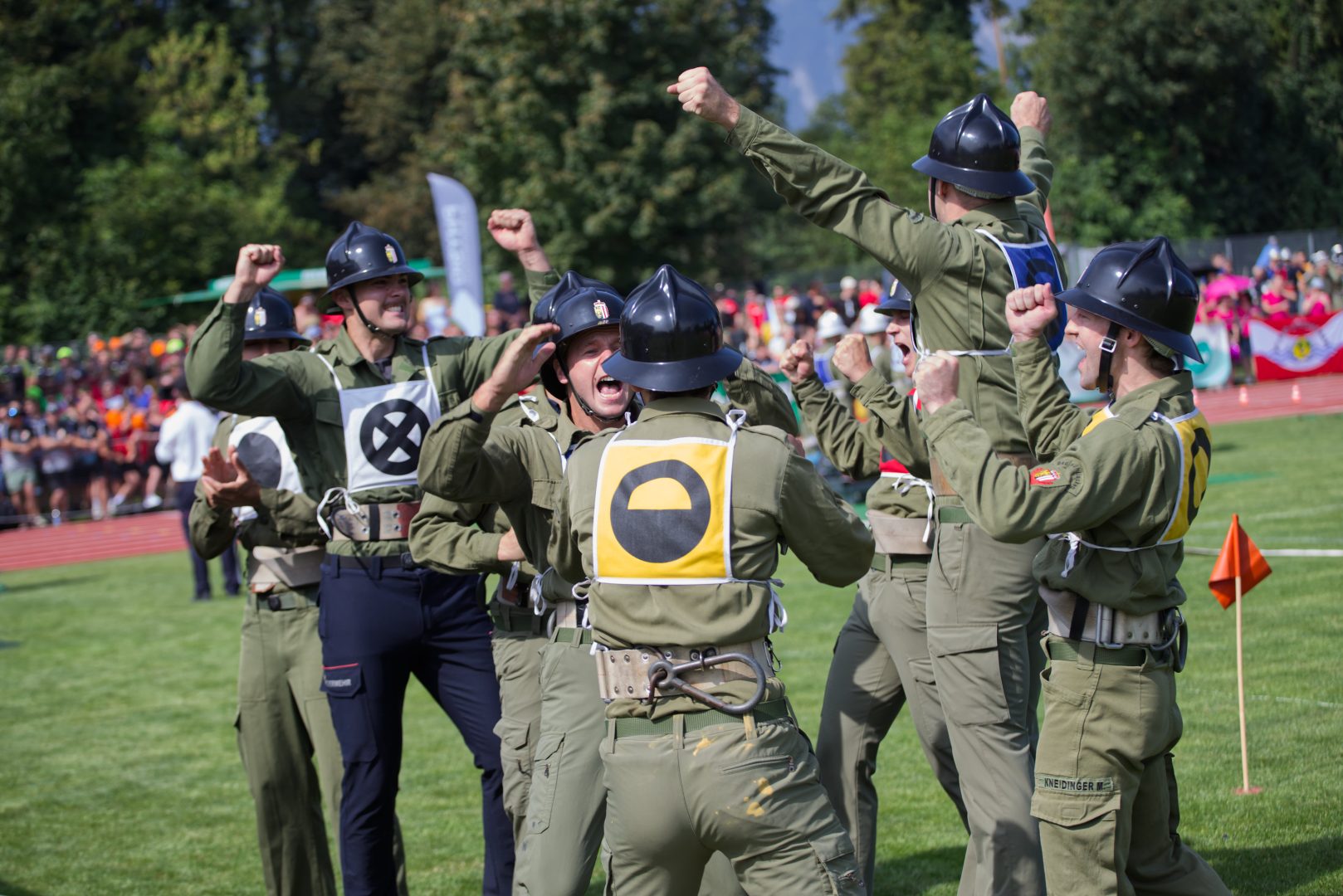 OÖs Feuerwehren räumen ab!