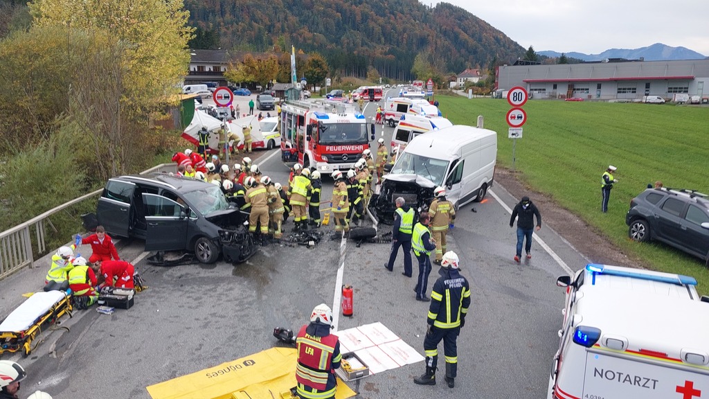6 Verletzte bei Unfall in Strobl
