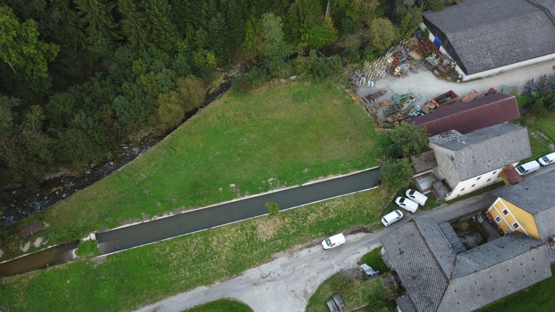 Jäger rettet Mädchen aus Wehranlage