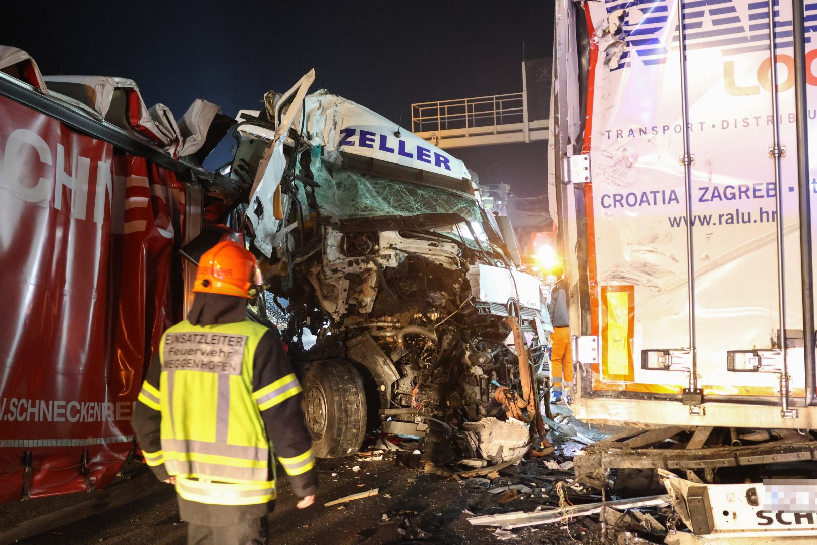 Stundenlange Sperre nach schwerem LKW Unfall auf A8
