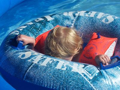 Schwimmhilfen sind gefährlich!