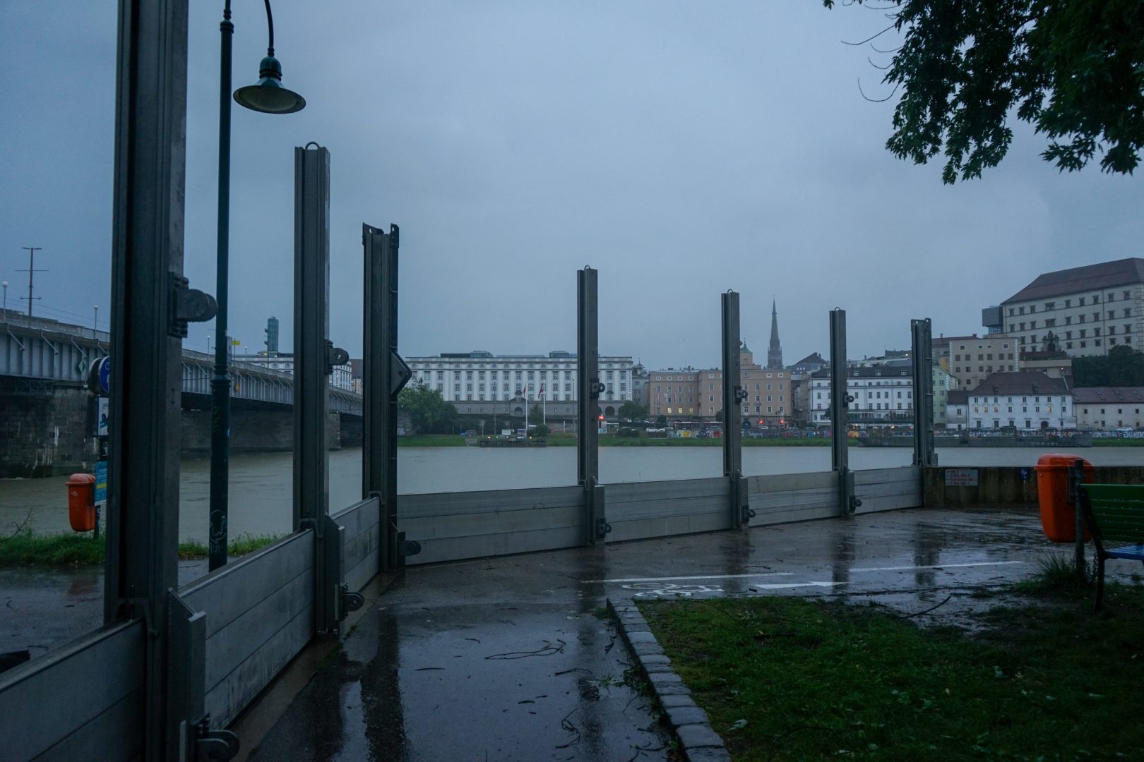 Starkregen und Hochwasser beschäftigen Feuerwehren in OÖ