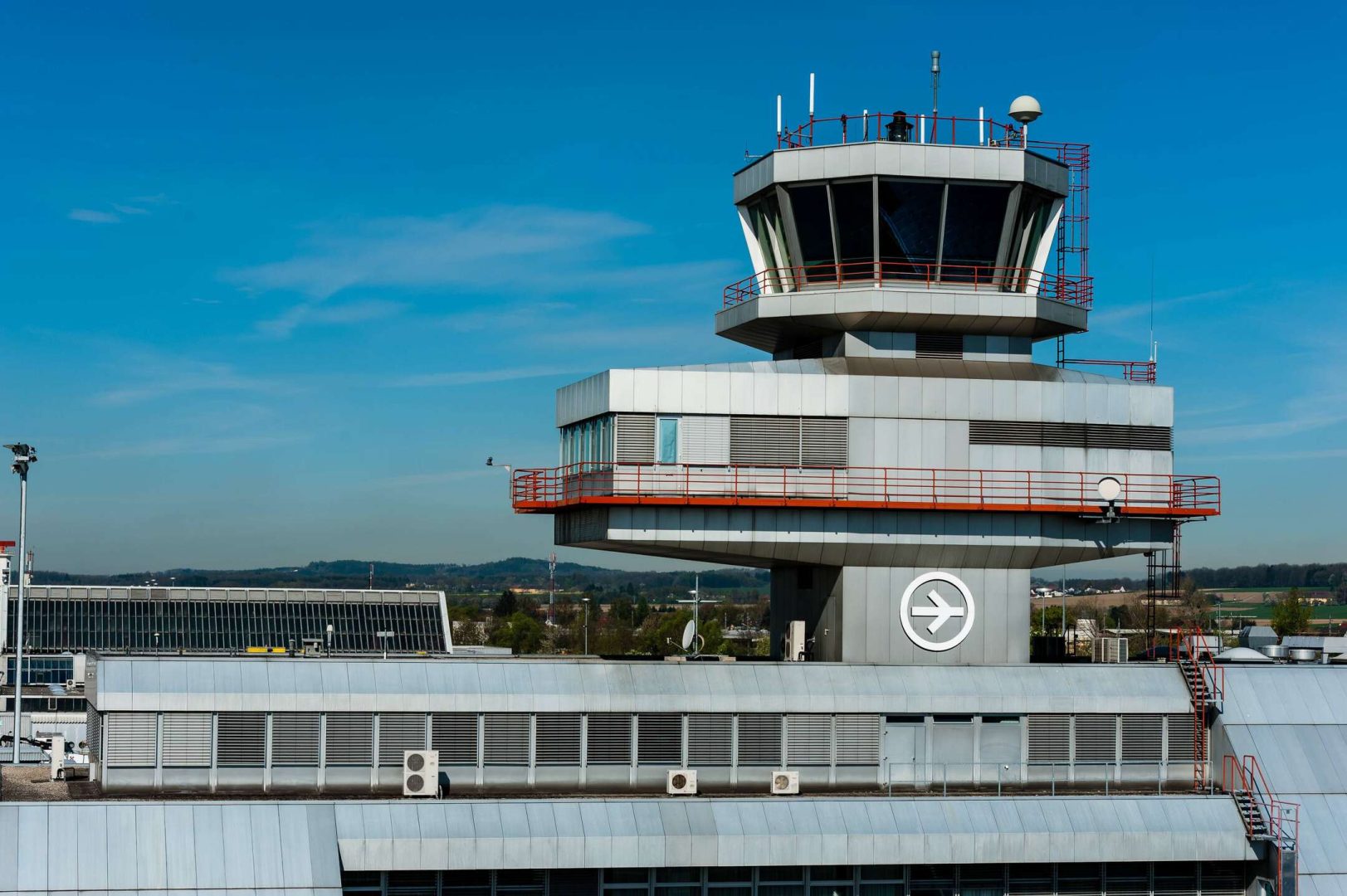 Wie kommt Flughafen Linz aus der Krise?