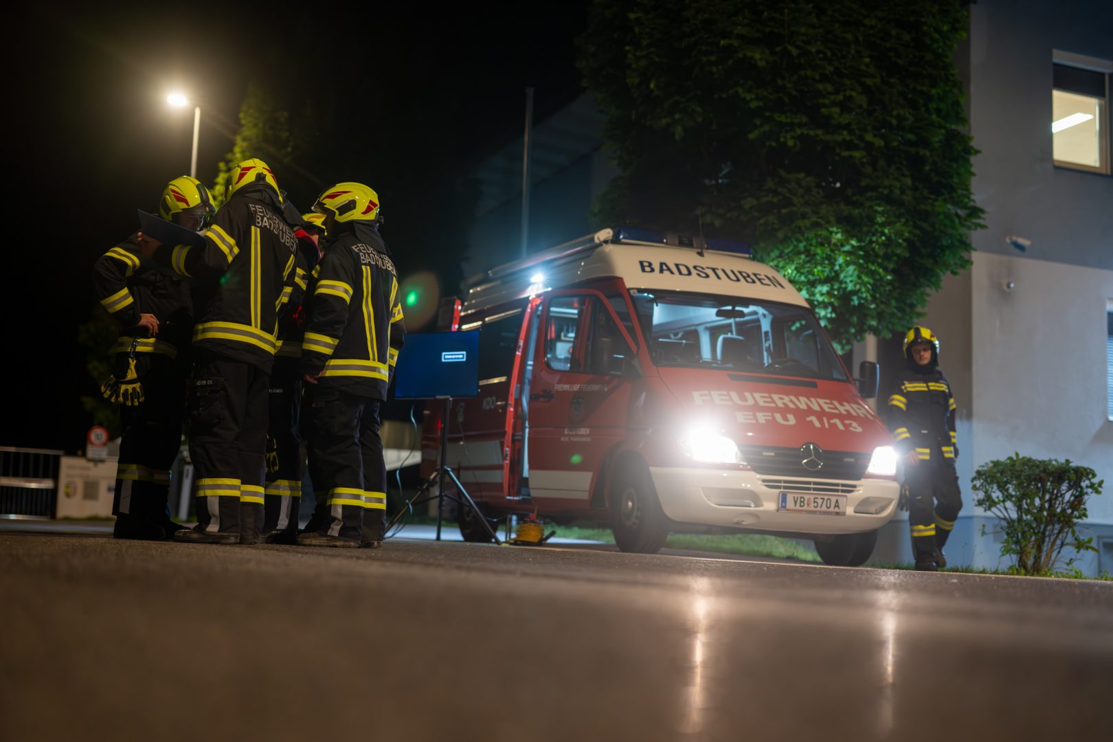 Feuerwehr und Cobra bei entlaufenem Stier im Einsatz