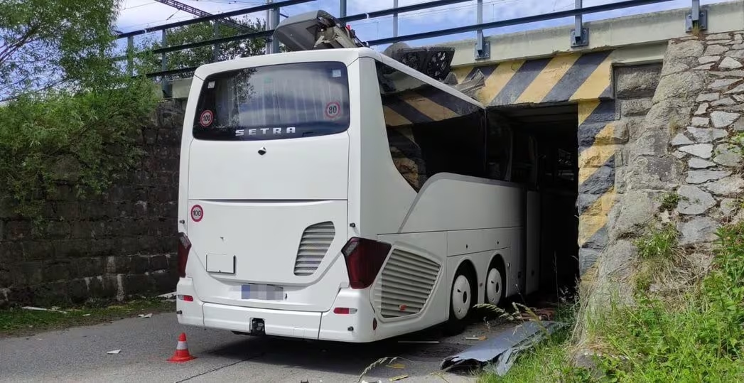 Reisebus aus Linz in Tschechien stecken geblieben