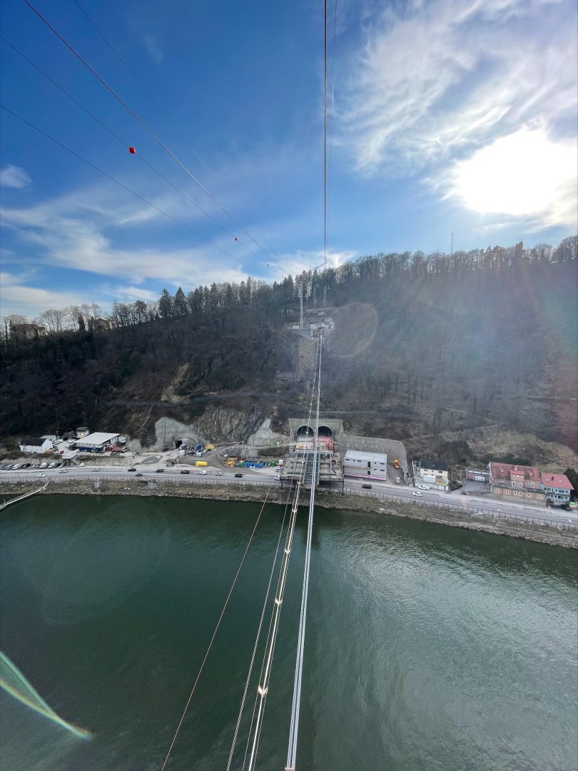 80 Meter über der Donau