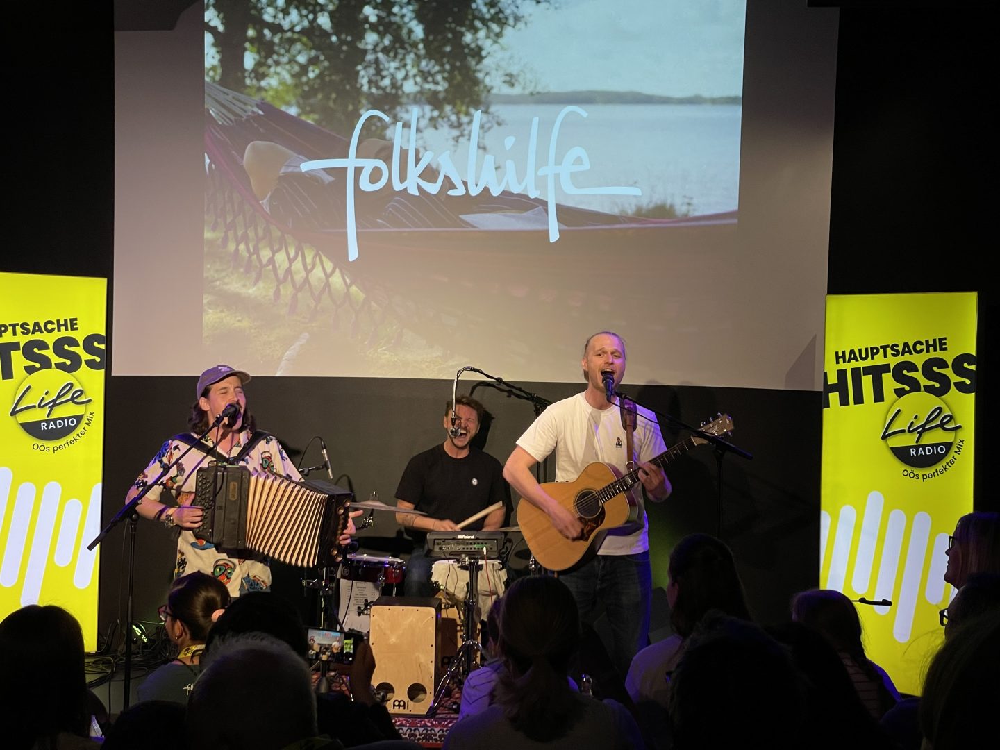 Folkshilfe Weltpremiere in der Life Lounge!