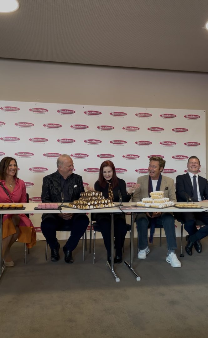 Riesenansturm bei Priscilla Presley in St. Willibald!