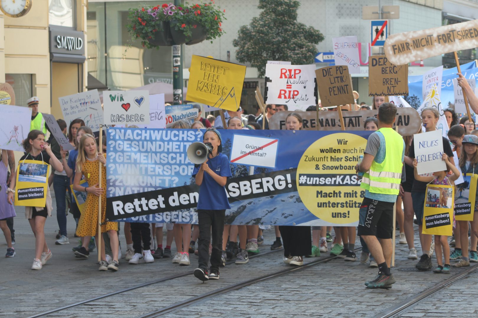 Demozug "Kasberg retten" Linz Landstrasse