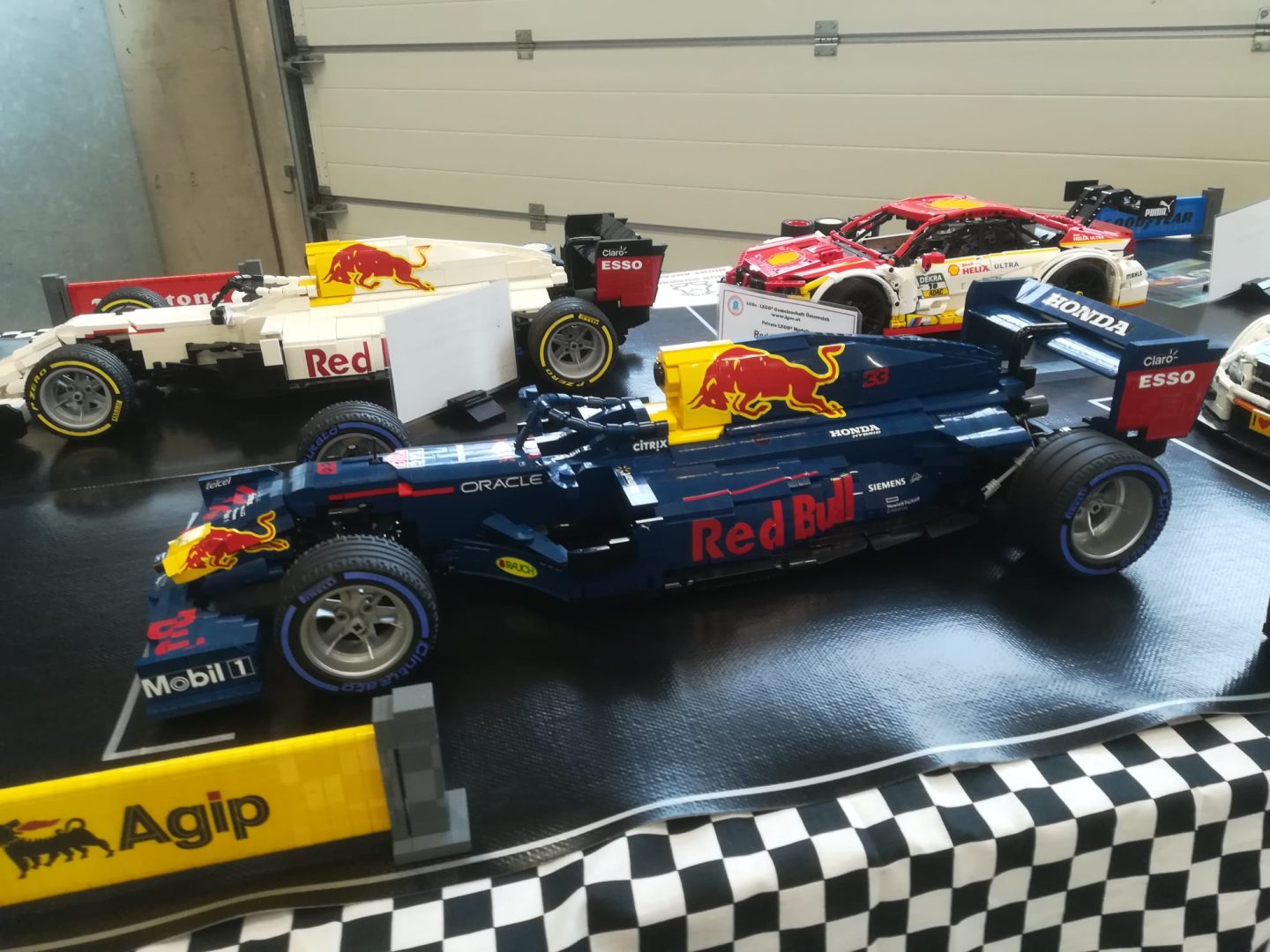 Oberösterreicher baut Formel-1-Autos aus LEGO