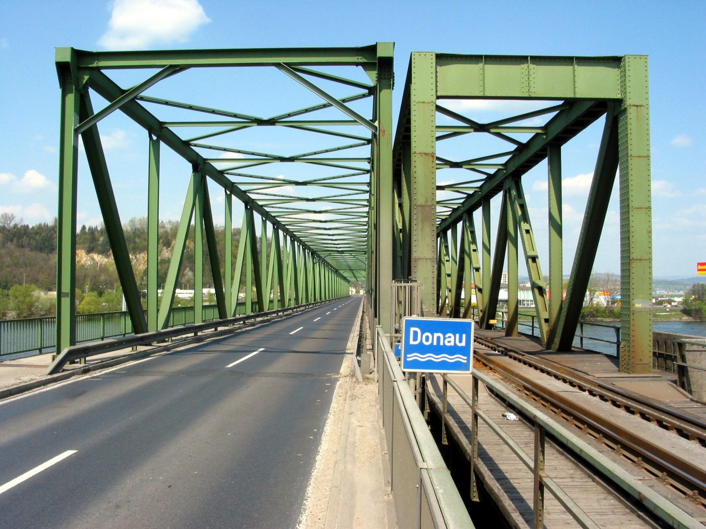 Achtung! Bauarbeiten auf der Donaubrücke Mauthausen