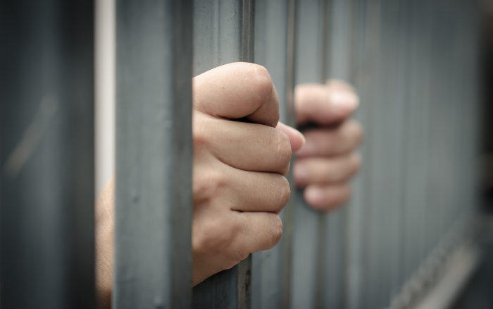 Hausarrest statt Gefängnis: so funktioniert Fußfessel
