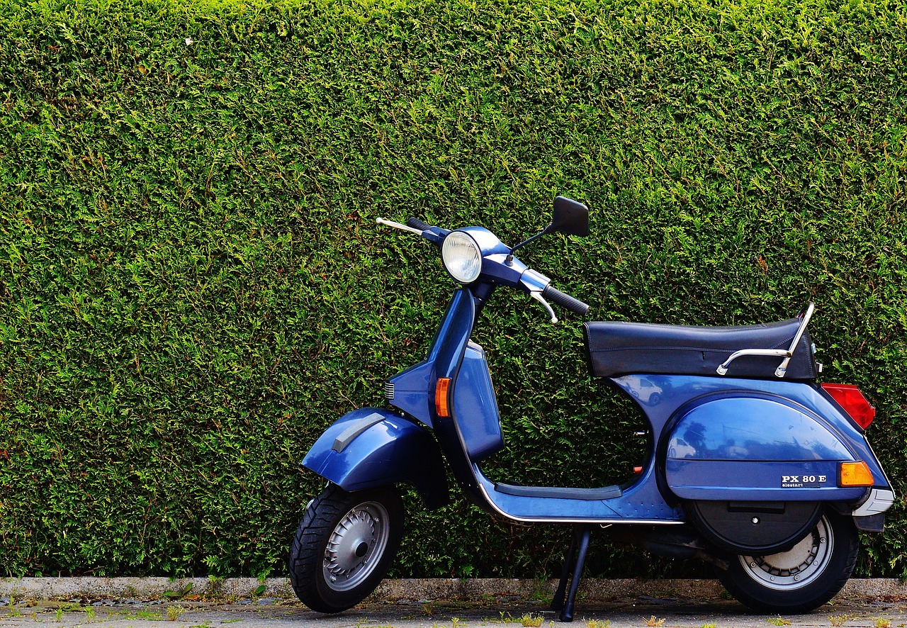 vespa, scooter, cult