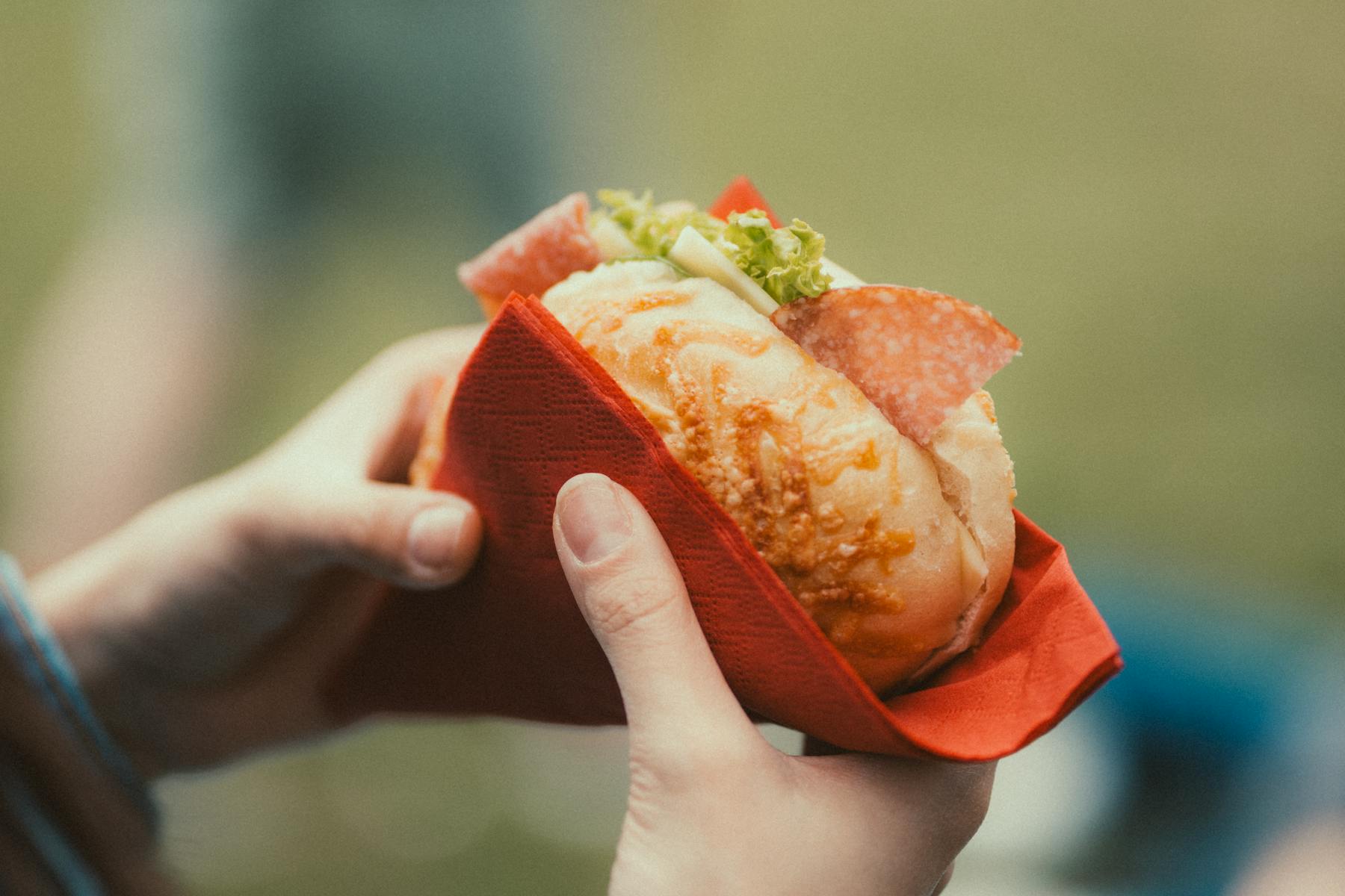 AK OÖ testet Raststätten Snacks
