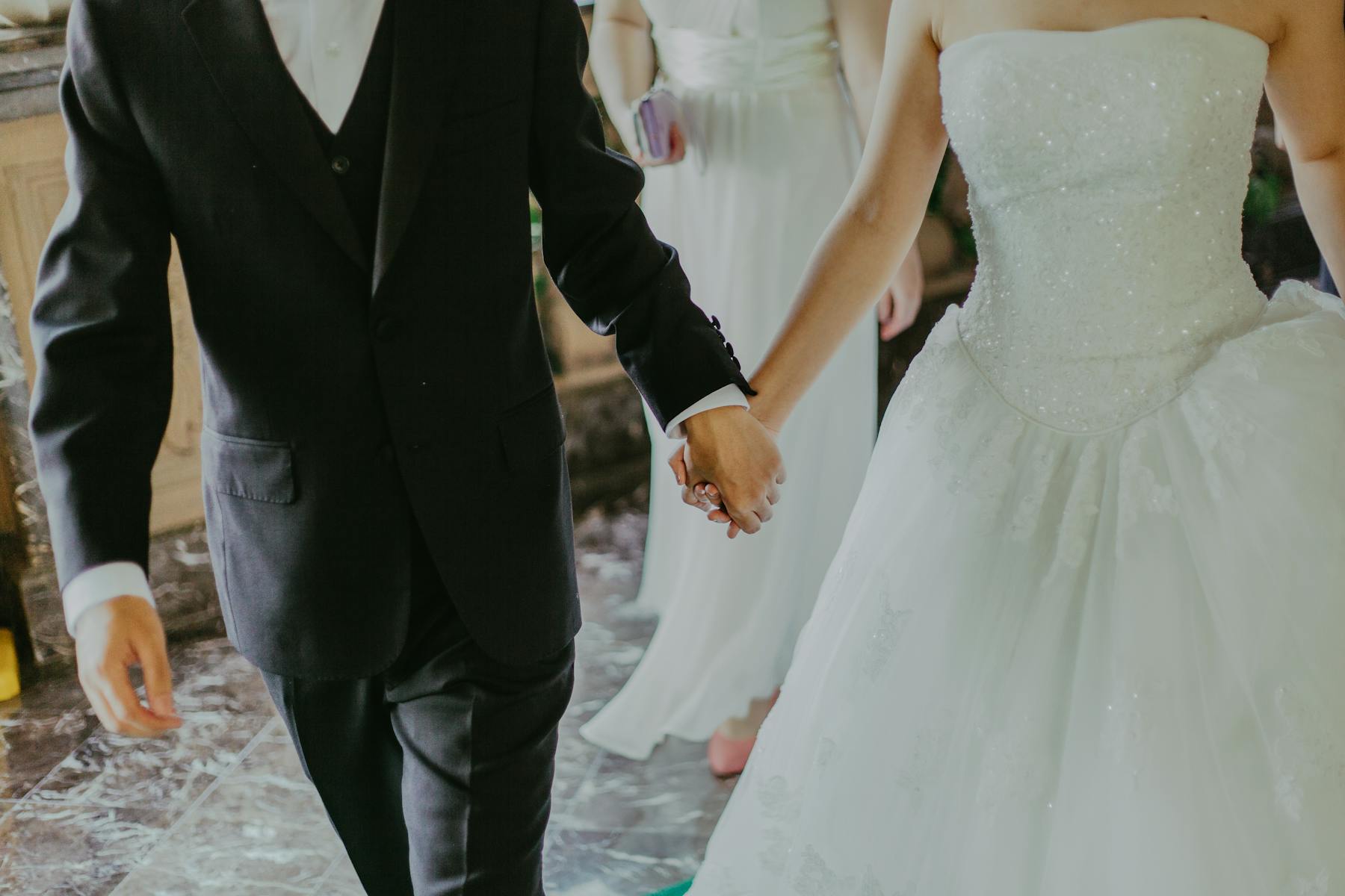 Drogenfahnder crashen Hochzeit in Linz