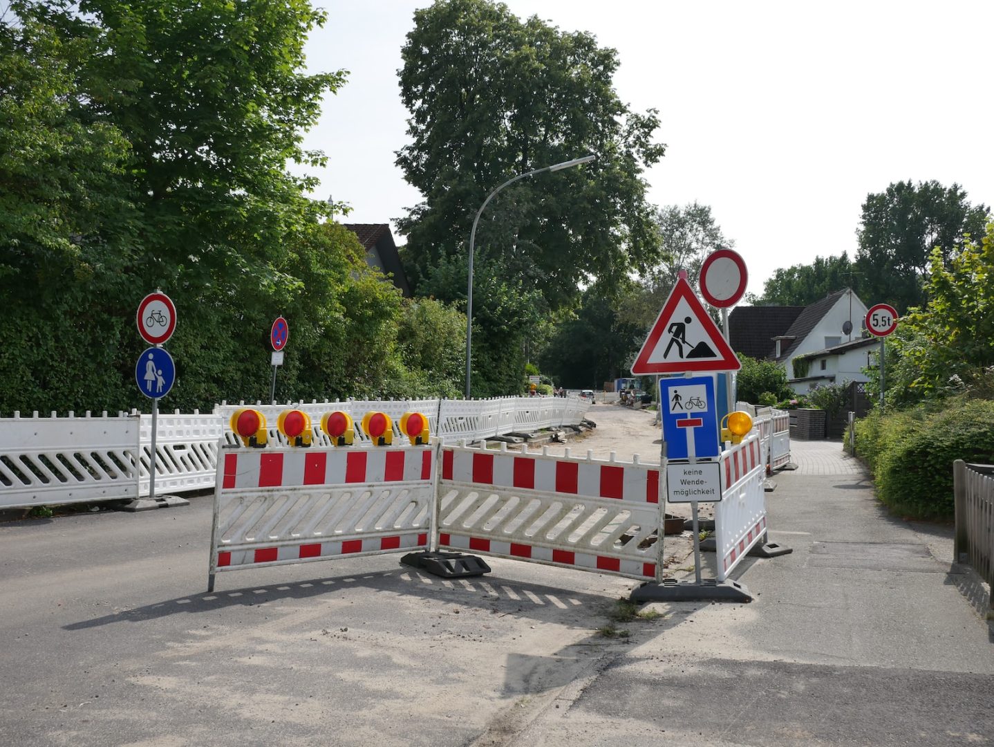 Sommerbaustellen auf Straße und Schiene