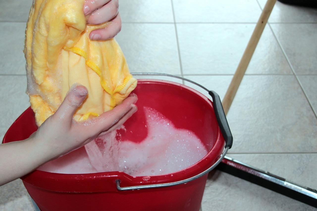 Gefährlicher Frühjahrsputz: 60 Verletzte pro Tag