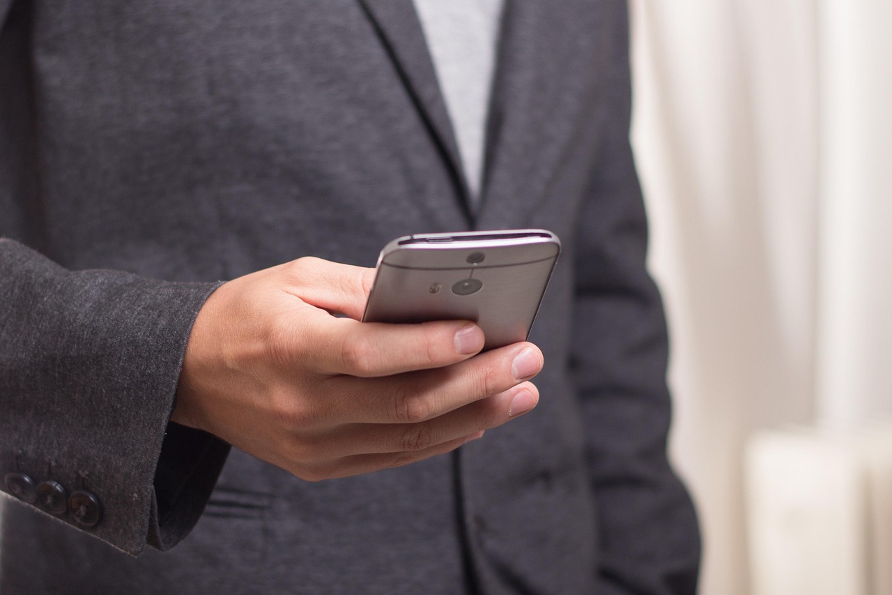 telephone, mobile, call, samsung, iphone, sms, wireless, job, work, man, businessman, male, contact, business, phone, digital, typing, technology, smartphone, device, message, communication, connection, mobile, mobile, call, call, iphone, job, busin