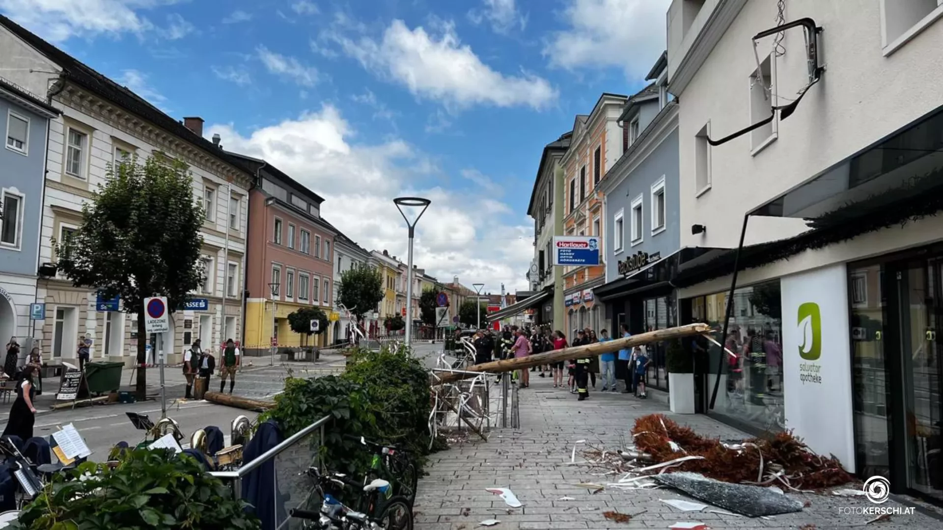 Kirchdorf: Maibaum stürzte auf Haus