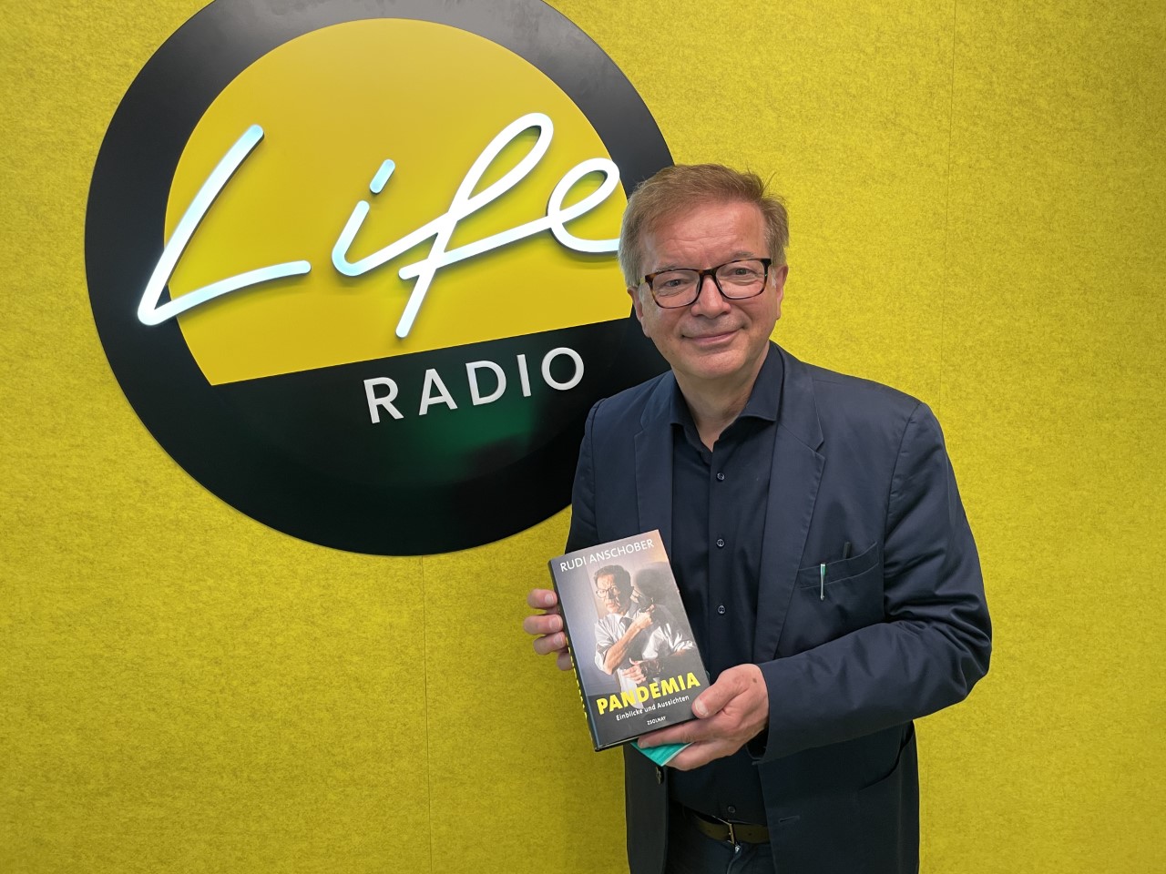 Rudi Anschober zu seinem Buch: „Übe Kritik – auch an mir selbst“