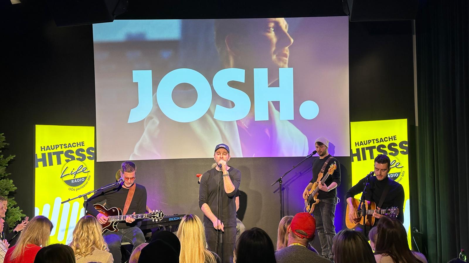 Gänsehaut pur: Josh in der Life Lounge!