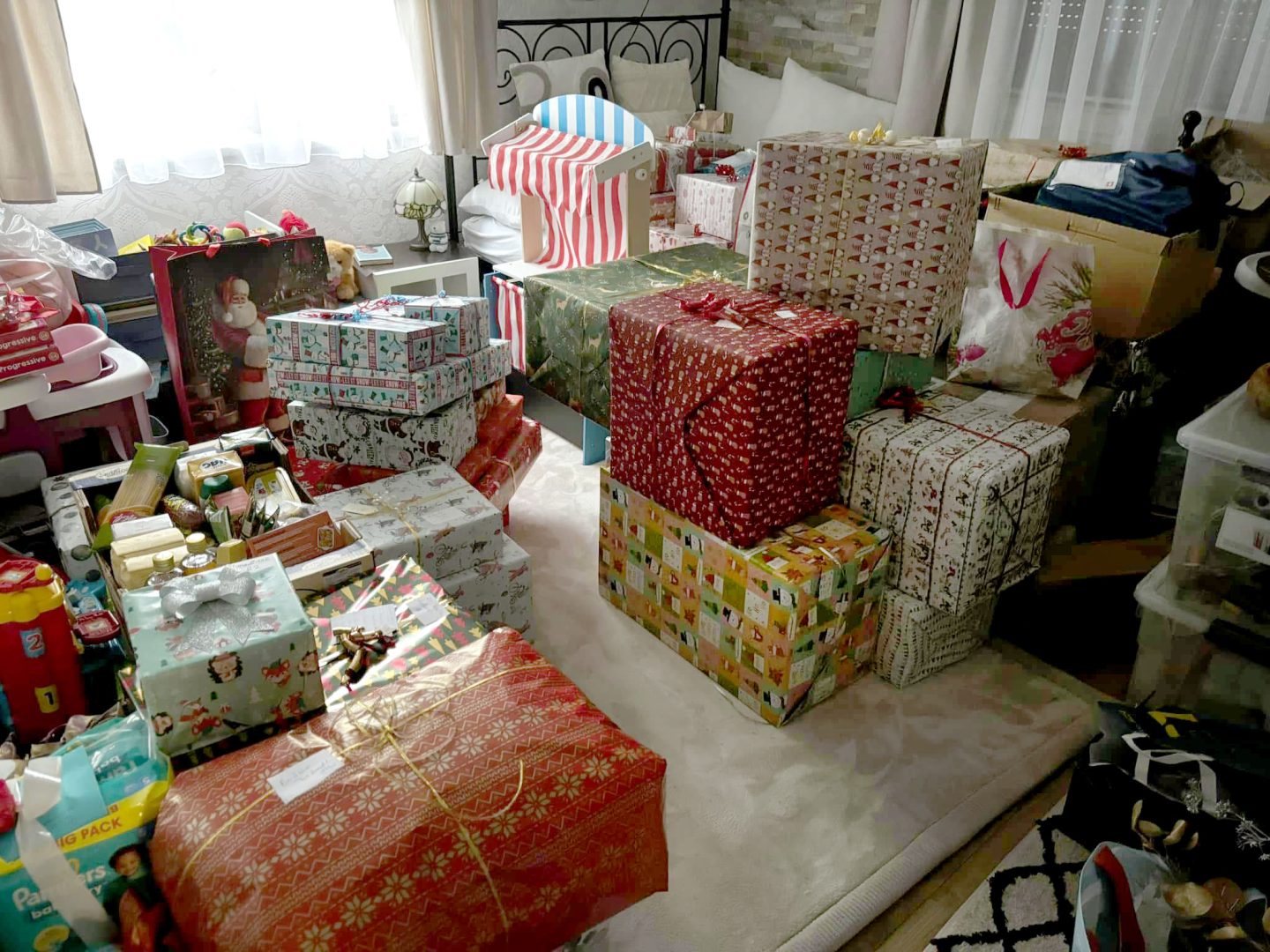 Geschenkerekord: 300 Packerl von Manuela aus Waldburg!