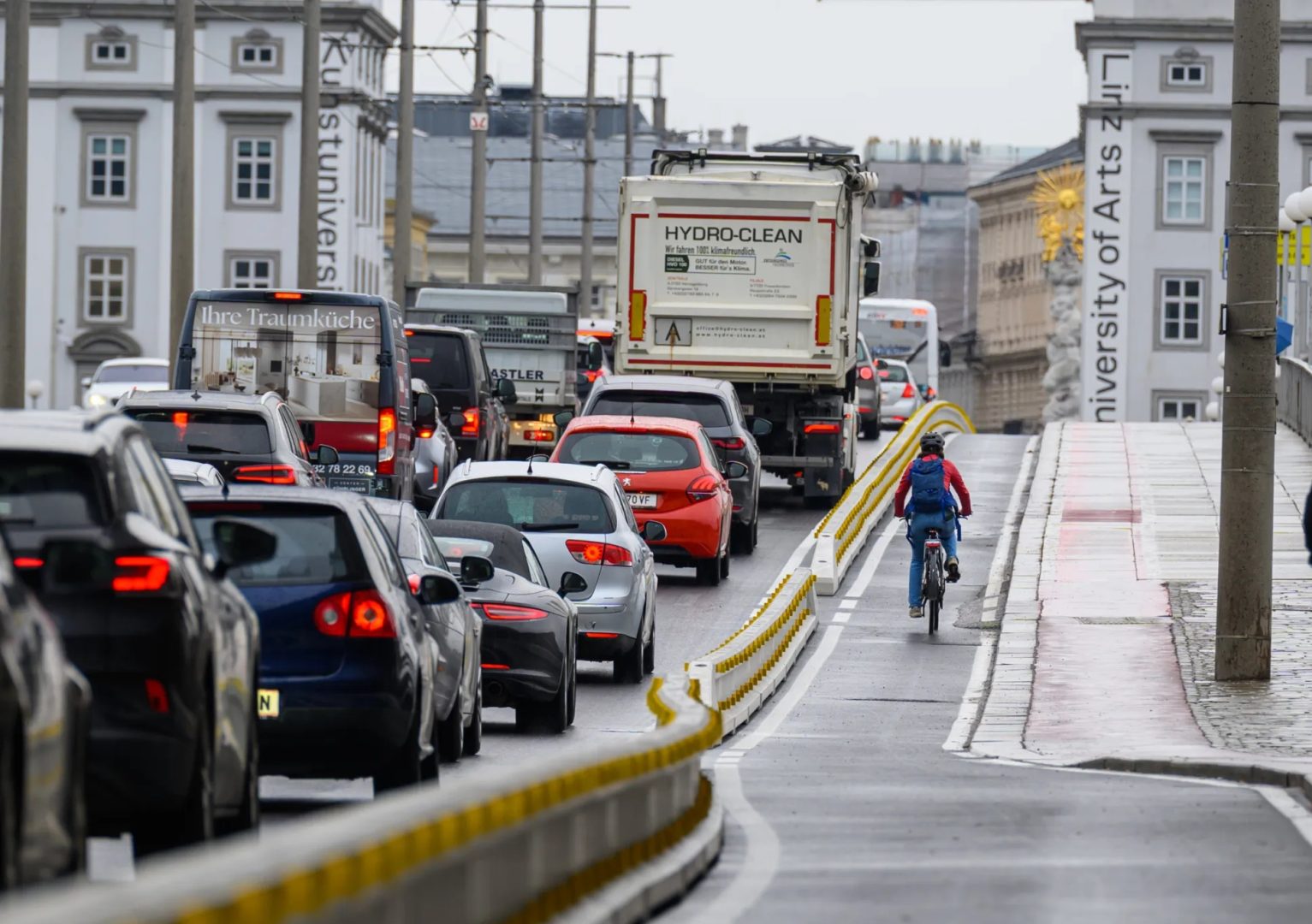 Nibelungenbrücke: neue Radstreifen ab heute befahrbar